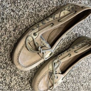 Women’s Sperry’s size 8!